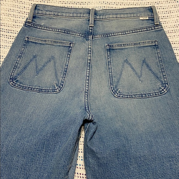 MOTHER The Curbside Cargo Flood in Herbal Remedy Indigo wash Size 26 x 29” - Picture 5 of 15